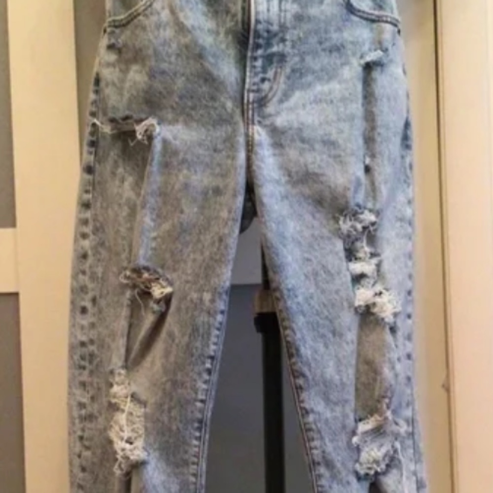 Abercrombie & Fitch the Boyfriend Mid Rise Distressed Style Jeans